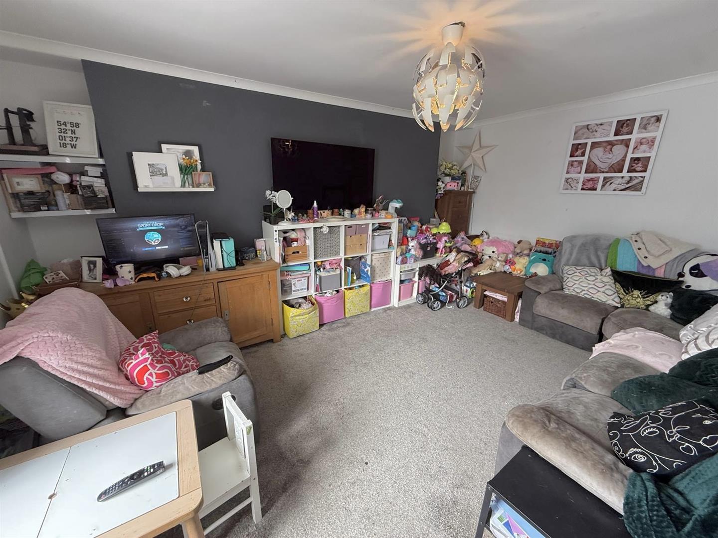 Bute Place, Hirwaun - 20260528_133335000_iOS.jpg