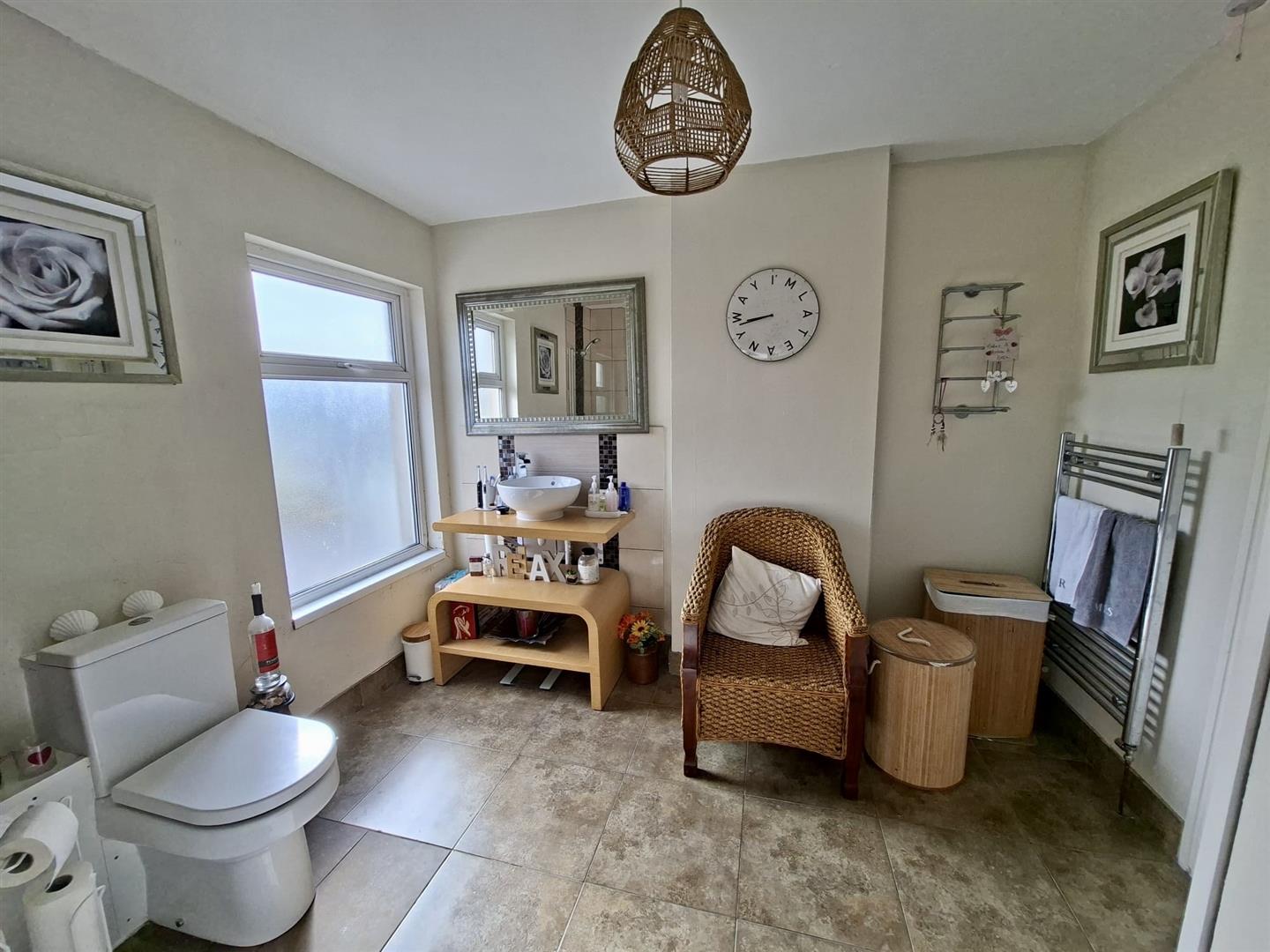 Brook Street, Aberdare - 8754e79e-631c-4bab-a8cf-fb3f0d05ba19.jpg