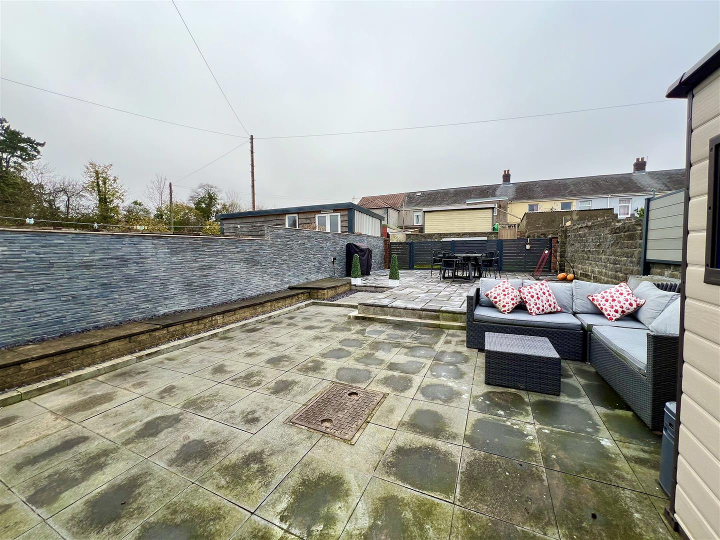 Tudor Avenue, Hirwaun, Aberdare - IMG_5080 1.jpg
