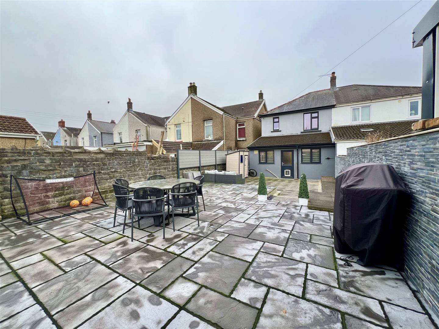 Tudor Avenue, Hirwaun, Aberdare - IMG_5082 1.jpg