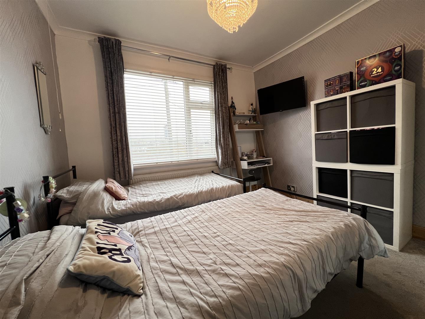 Tudor Avenue, Hirwaun, Aberdare - IMG_5069.jpg