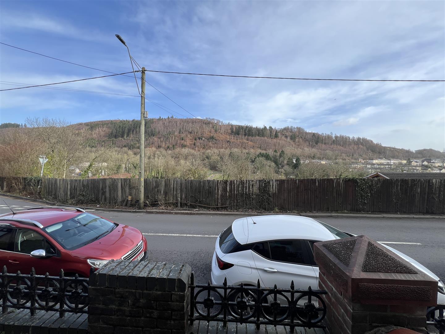 Abercynon Road, Abercynon, Mountain Ash - IMG_5988.jpg
