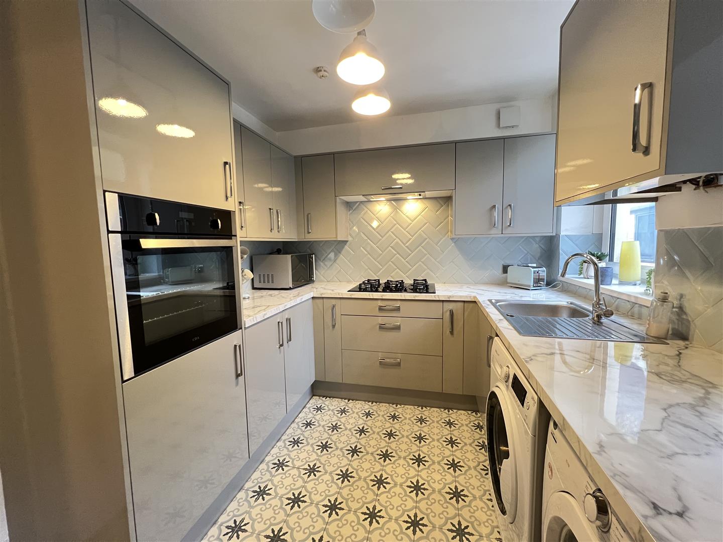 Abercynon Road, Abercynon, Mountain Ash - fitted Kitchen