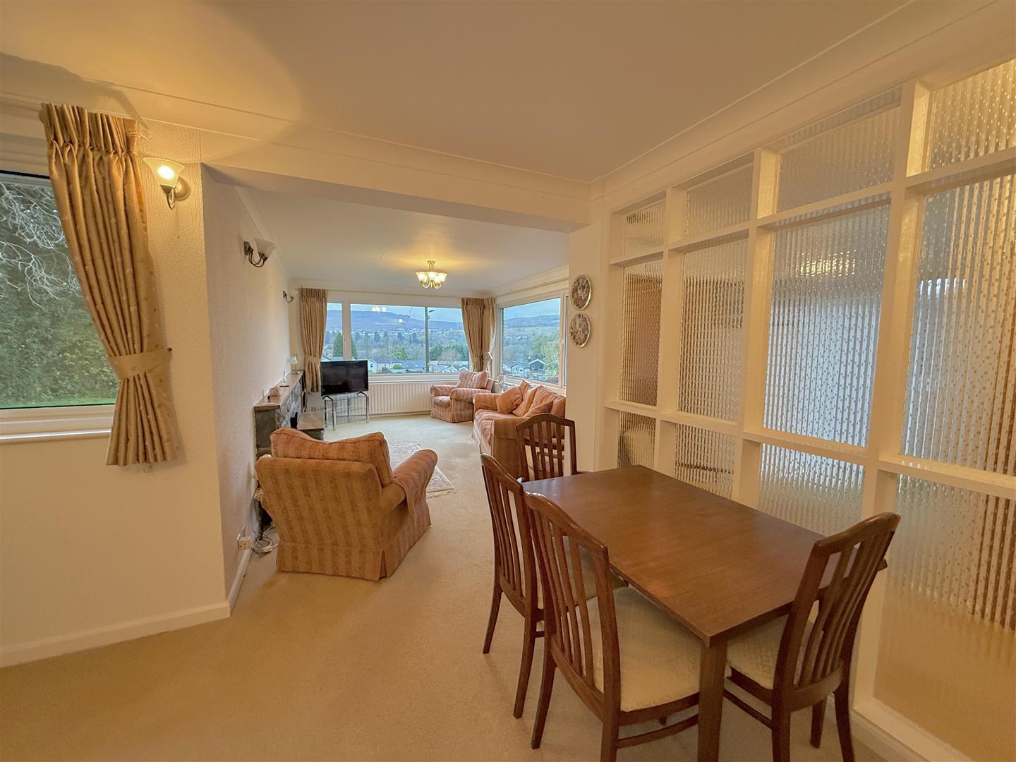 Kingsbury Place, Llwydcoed, Aberdare - 20251111_094815485_iOS.jpg