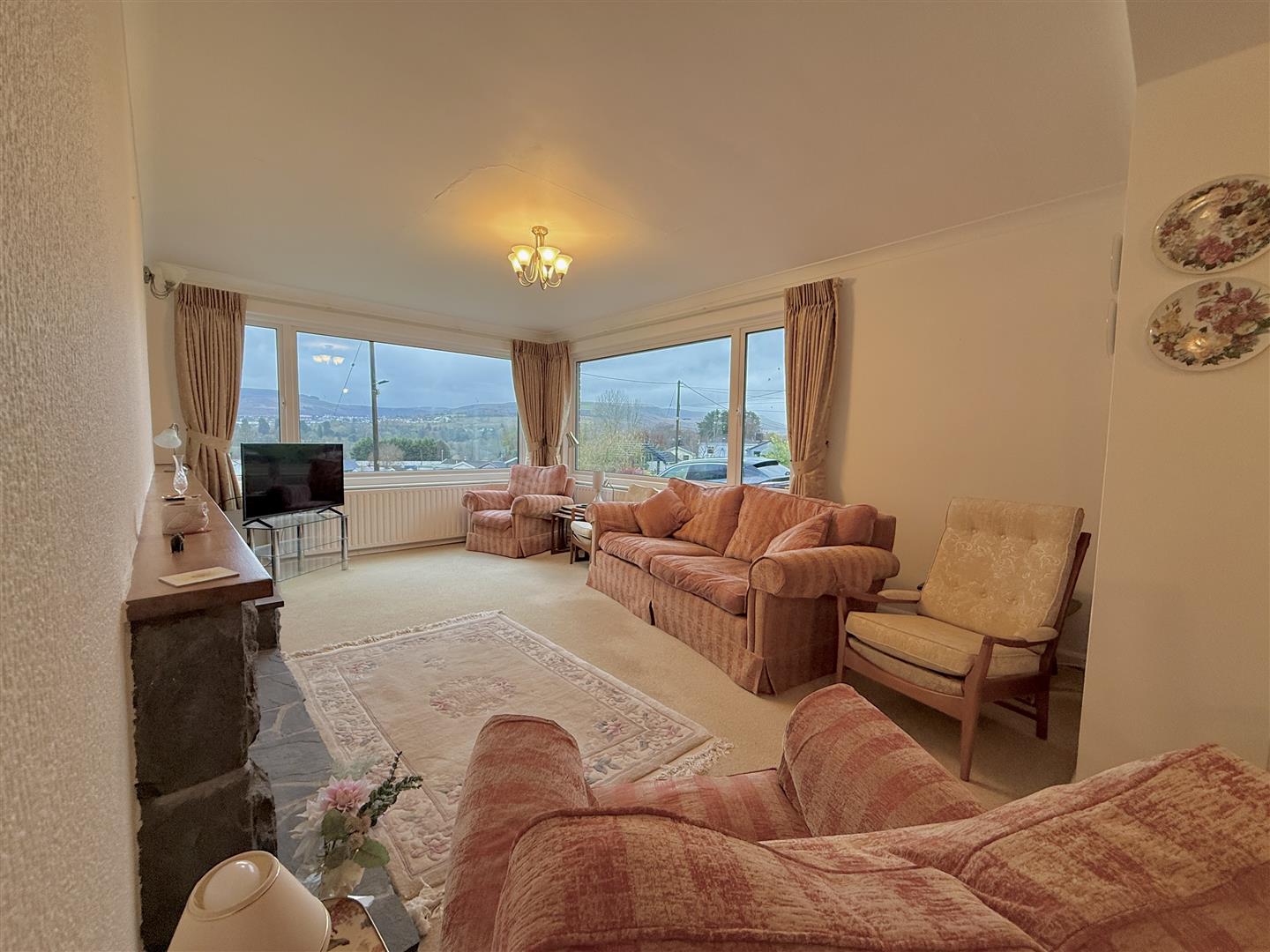Kingsbury Place, Llwydcoed, Aberdare - 20251111_094852512_iOS.jpg