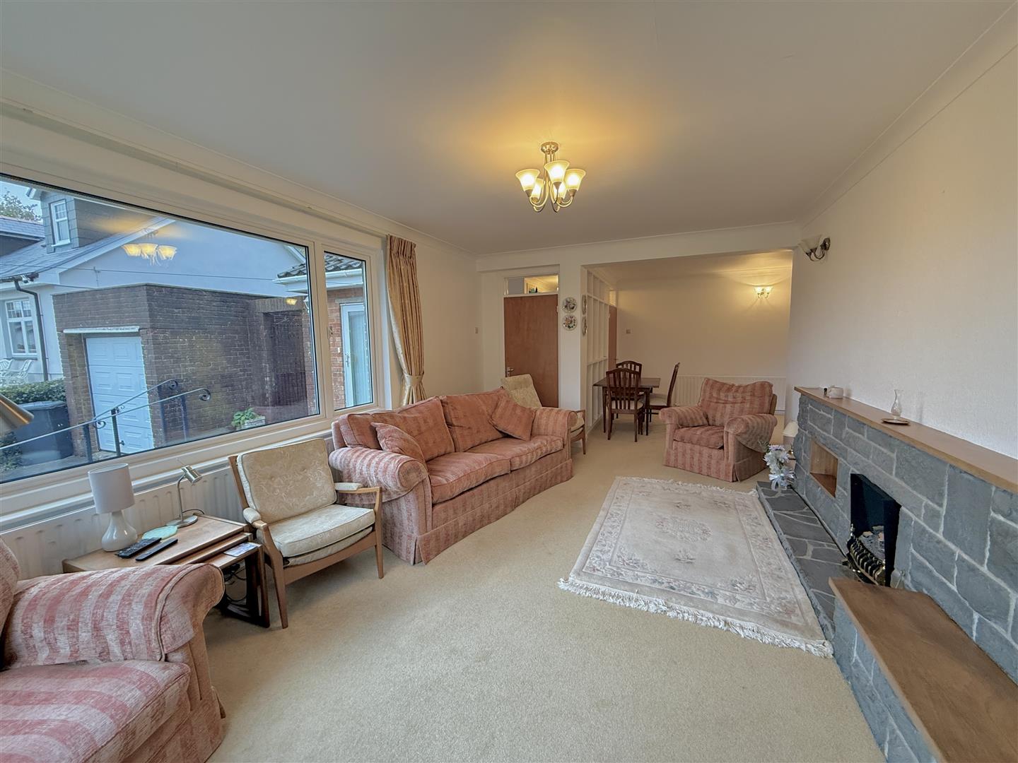 Kingsbury Place, Llwydcoed, Aberdare - 20251111_094930306_iOS.jpg