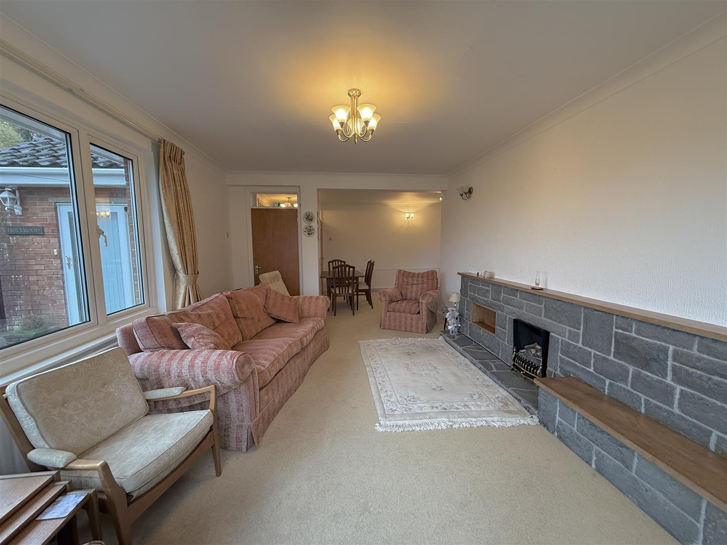 Kingsbury Place, Llwydcoed, Aberdare - 20251111_094938114_iOS.jpg
