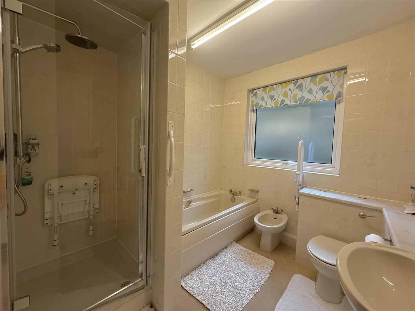 Kingsbury Place, Llwydcoed, Aberdare - 20251111_100031185_iOS.jpg
