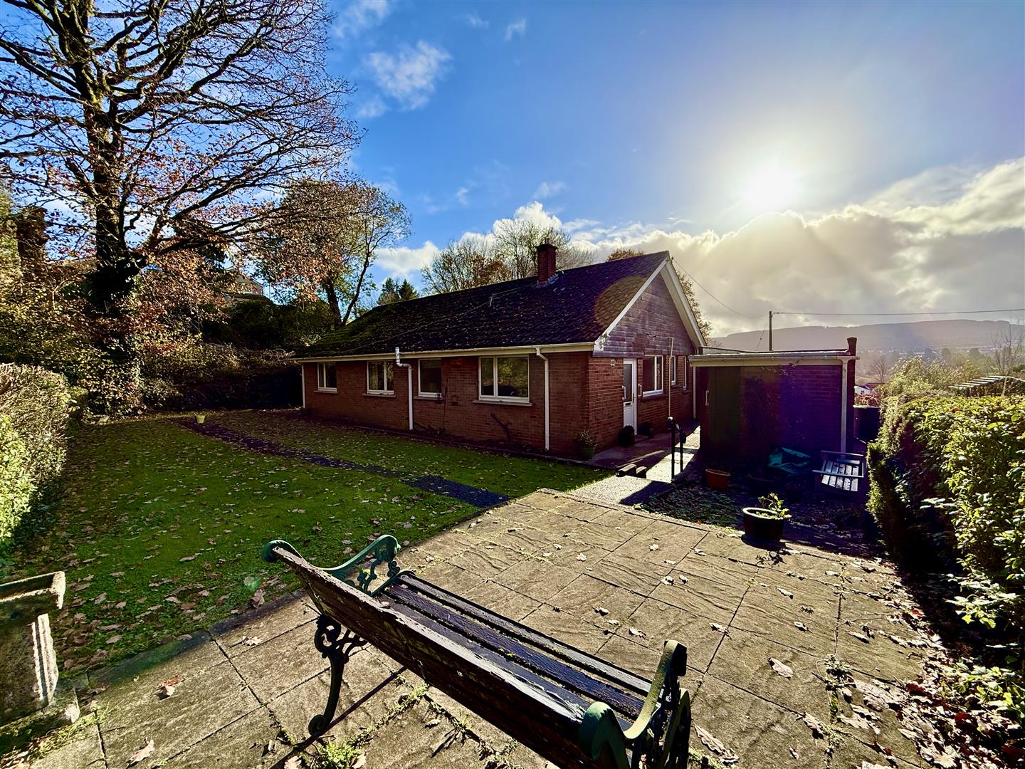 Kingsbury Place, Llwydcoed, Aberdare - 20251108_131355628_iOS.jpg