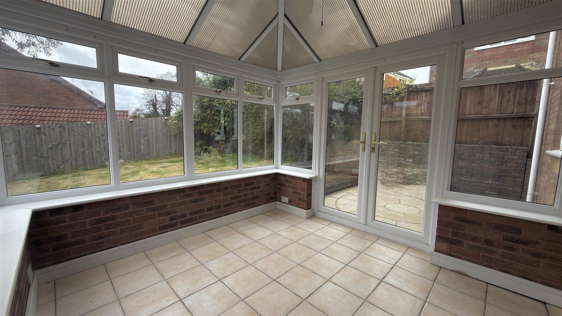 Springfield Gardens, Hirwaun, Aberdare - 20260401_114354268_iOS.jpg