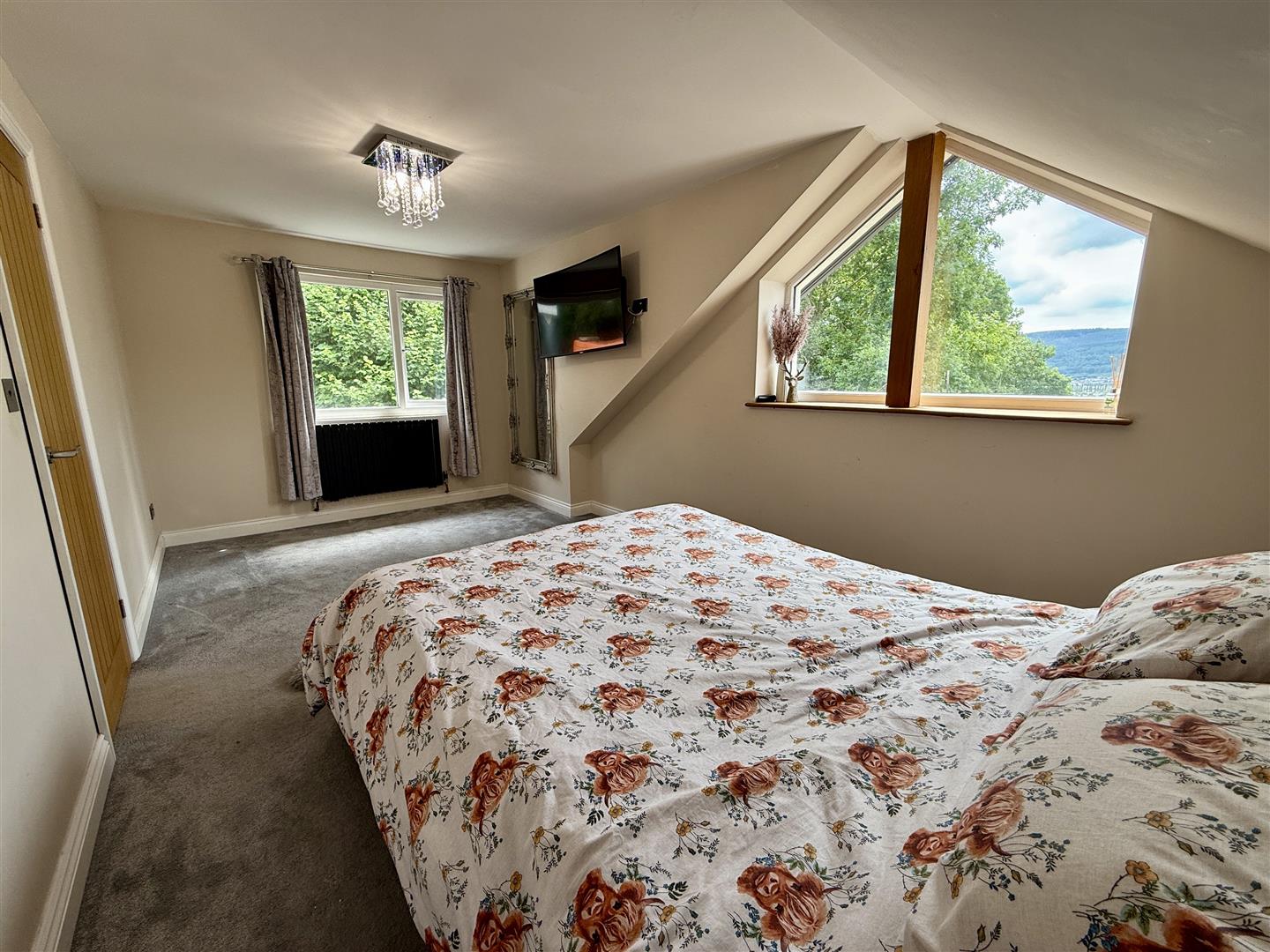 Fairfield Close, Aberdare - 20250701_104256368_iOS.jpg