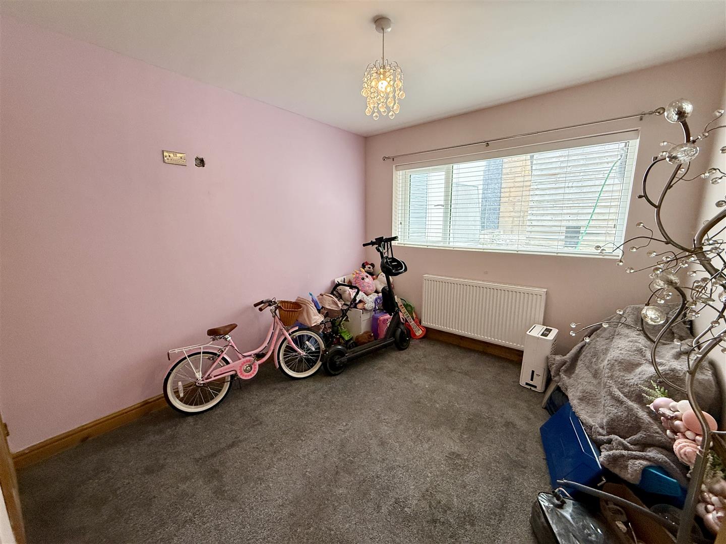 Fairfield Close, Aberdare - 20250701_104014974_iOS.jpg