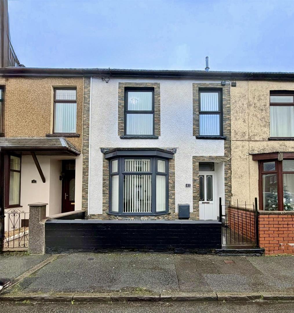Heathfield Avenue, Glynneath, Neath - 20251127_133515000_iOS.jpg