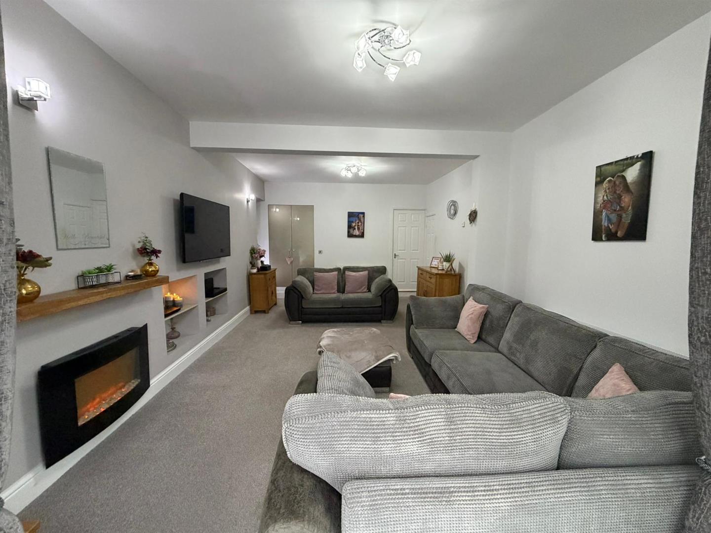 Heathfield Avenue, Glynneath, Neath - 20251127_124916000_iOS 2.jpg