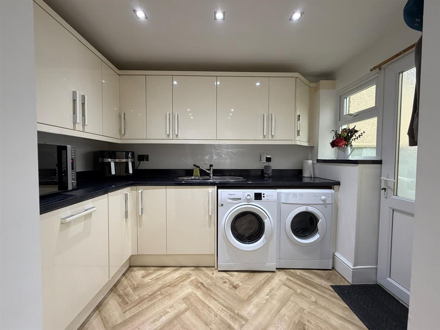 Heathfield Avenue, Glynneath, Neath - 20251127_124914000_iOS 4.jpg