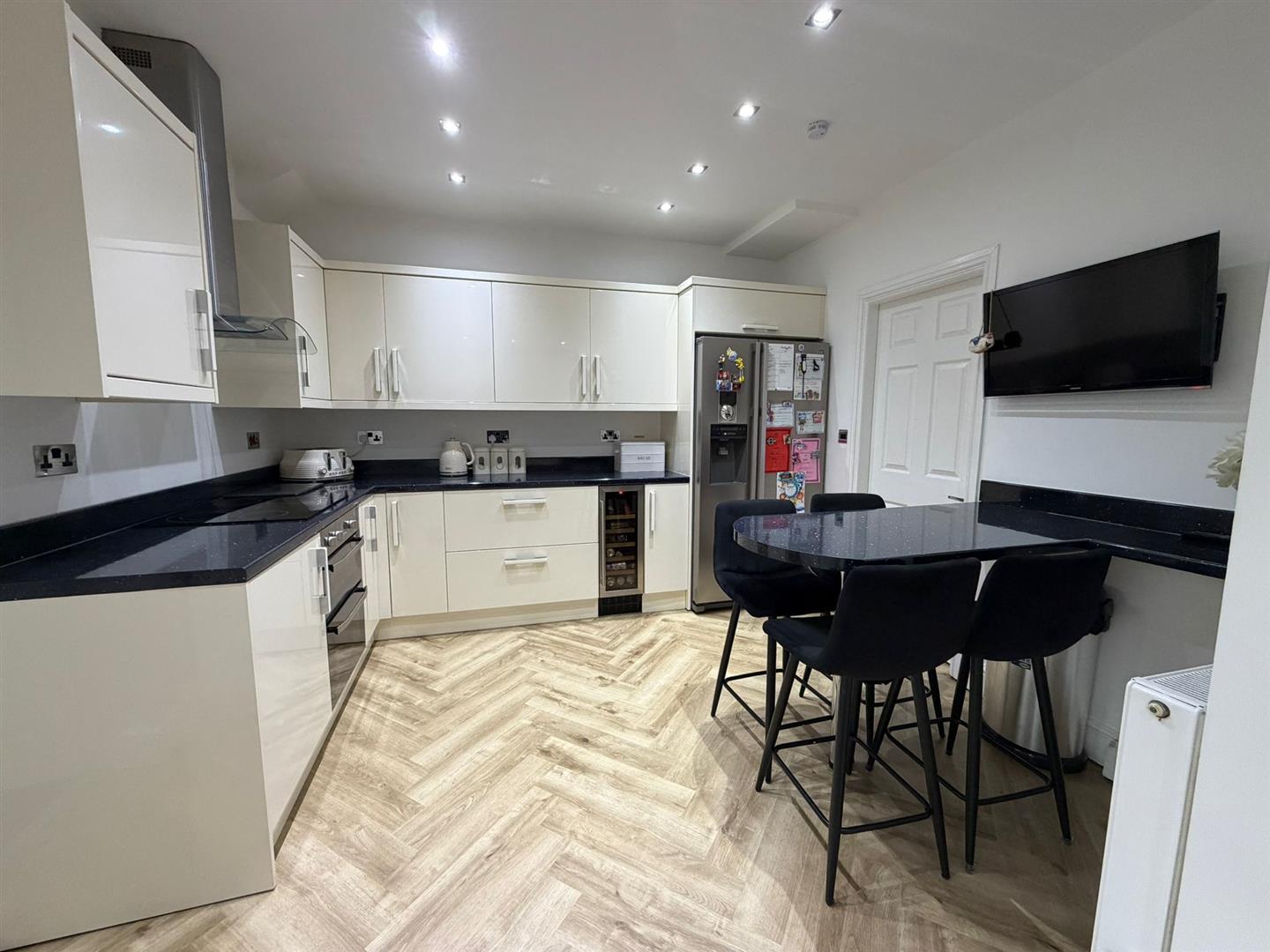 Heathfield Avenue, Glynneath, Neath - 20251127_124914000_iOS 1.jpg