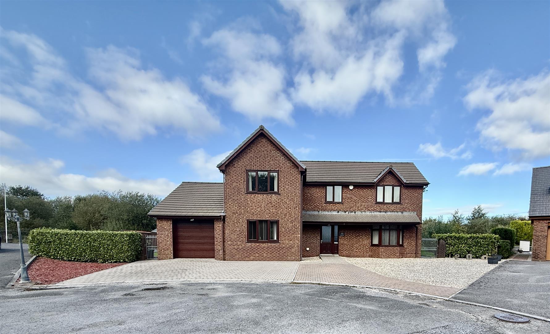 Penderyn Road, Hirwaun, Aberdare - 20251006_140252810_iOS.jpg