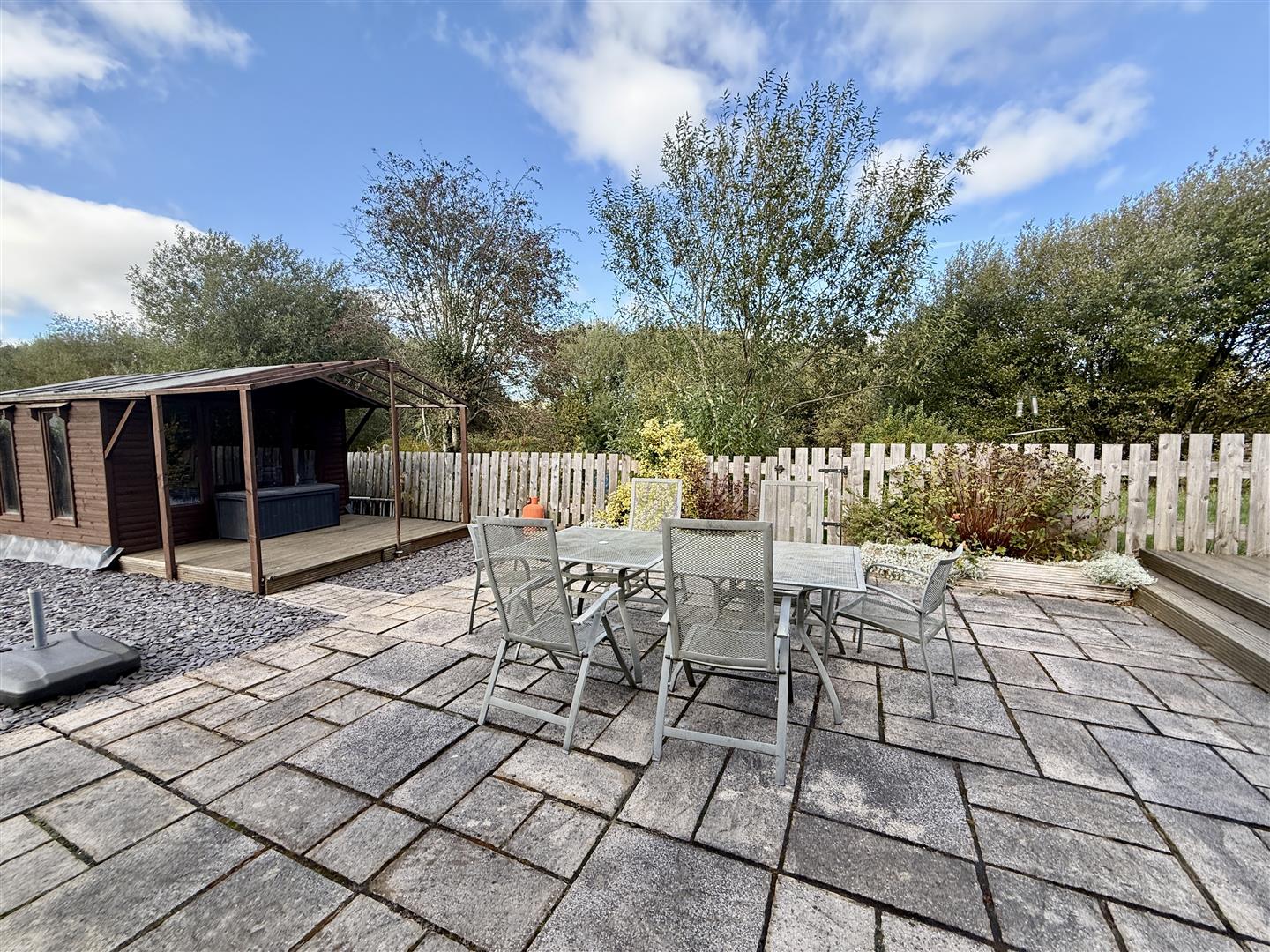 Penderyn Road, Hirwaun, Aberdare - 20251006_135842829_iOS.jpg