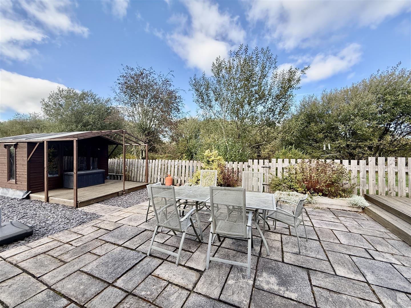 Penderyn Road, Hirwaun, Aberdare - 20251006_135845414_iOS.jpg