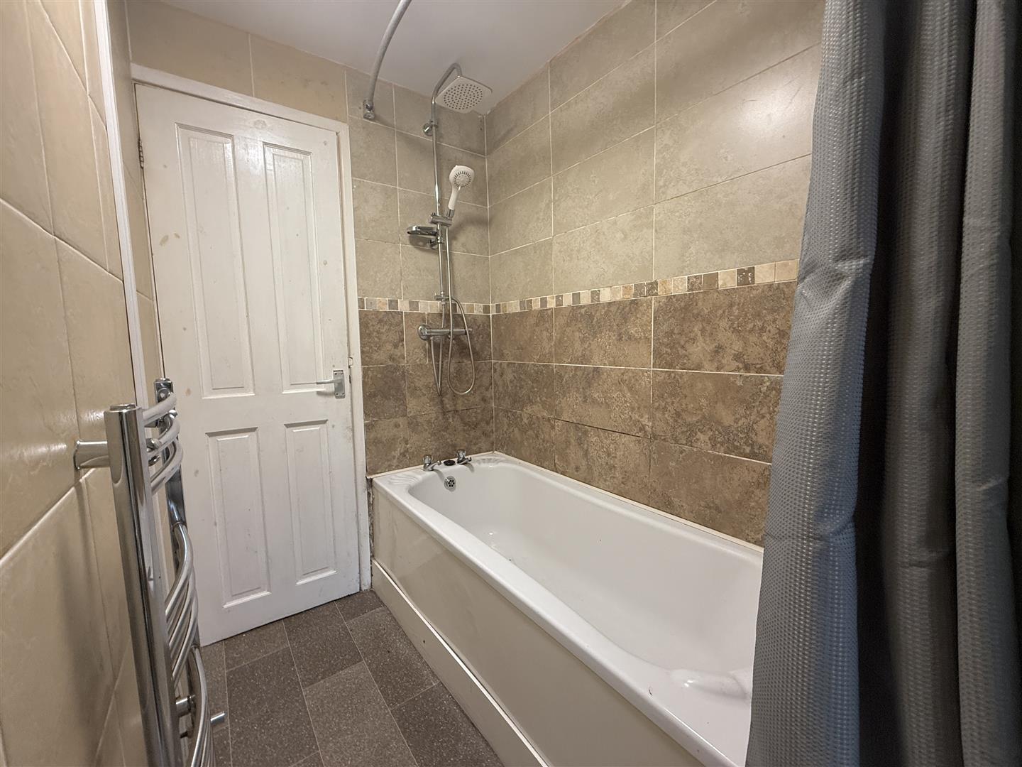 Pembroke Street, Aberdare - 20251112_113647163_iOS.jpg