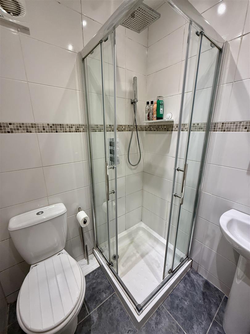 Merthyr Road, Llwydcoed, Aberdare - 20251027_120347949_iOS.jpg