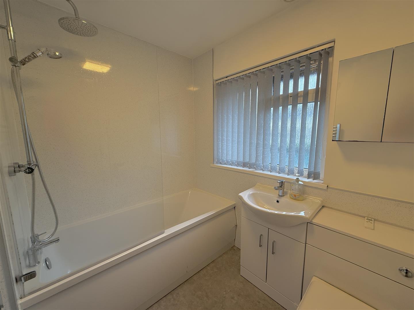 Cardiff Rd, Aberaman, Aberdare - 20251111_133447696_iOS.jpg