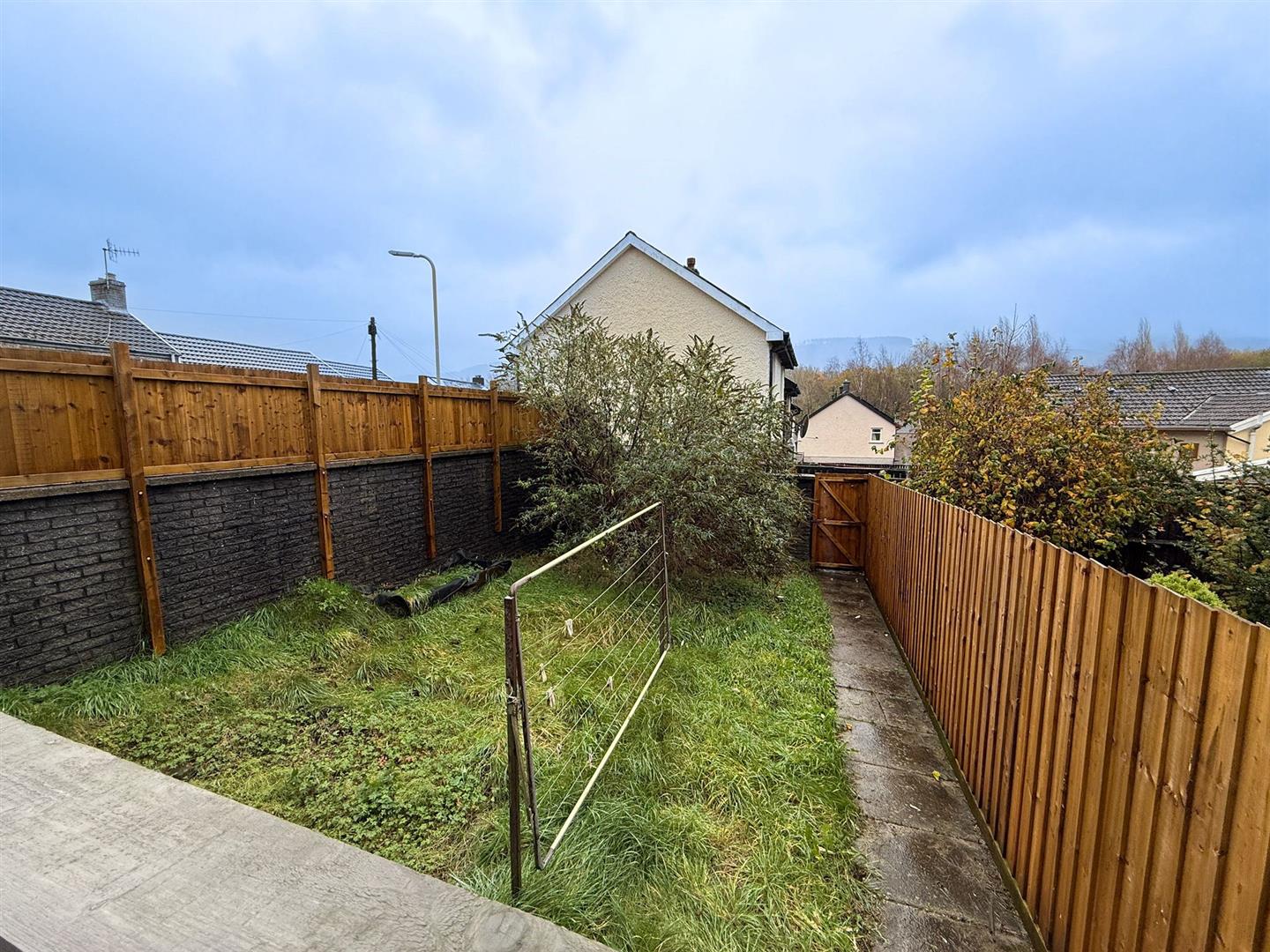 Cardiff Rd, Aberaman, Aberdare - 20251111_153756000_iOS 1.jpg