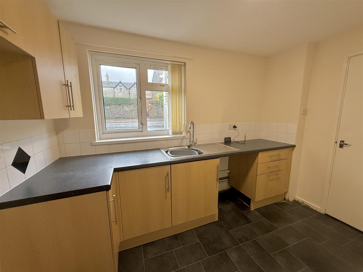 Cardiff Rd, Aberaman, Aberdare - 20251111_132800990_iOS.jpg
