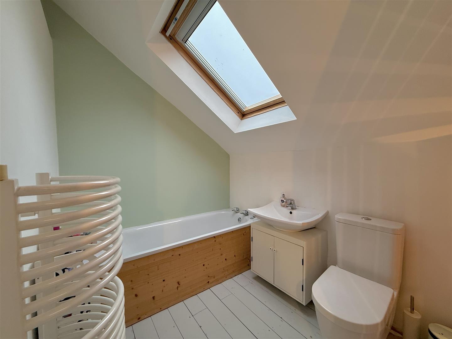 Bethel Place, Hirwaun, Aberdare - 20251218_112001467_iOS.jpg