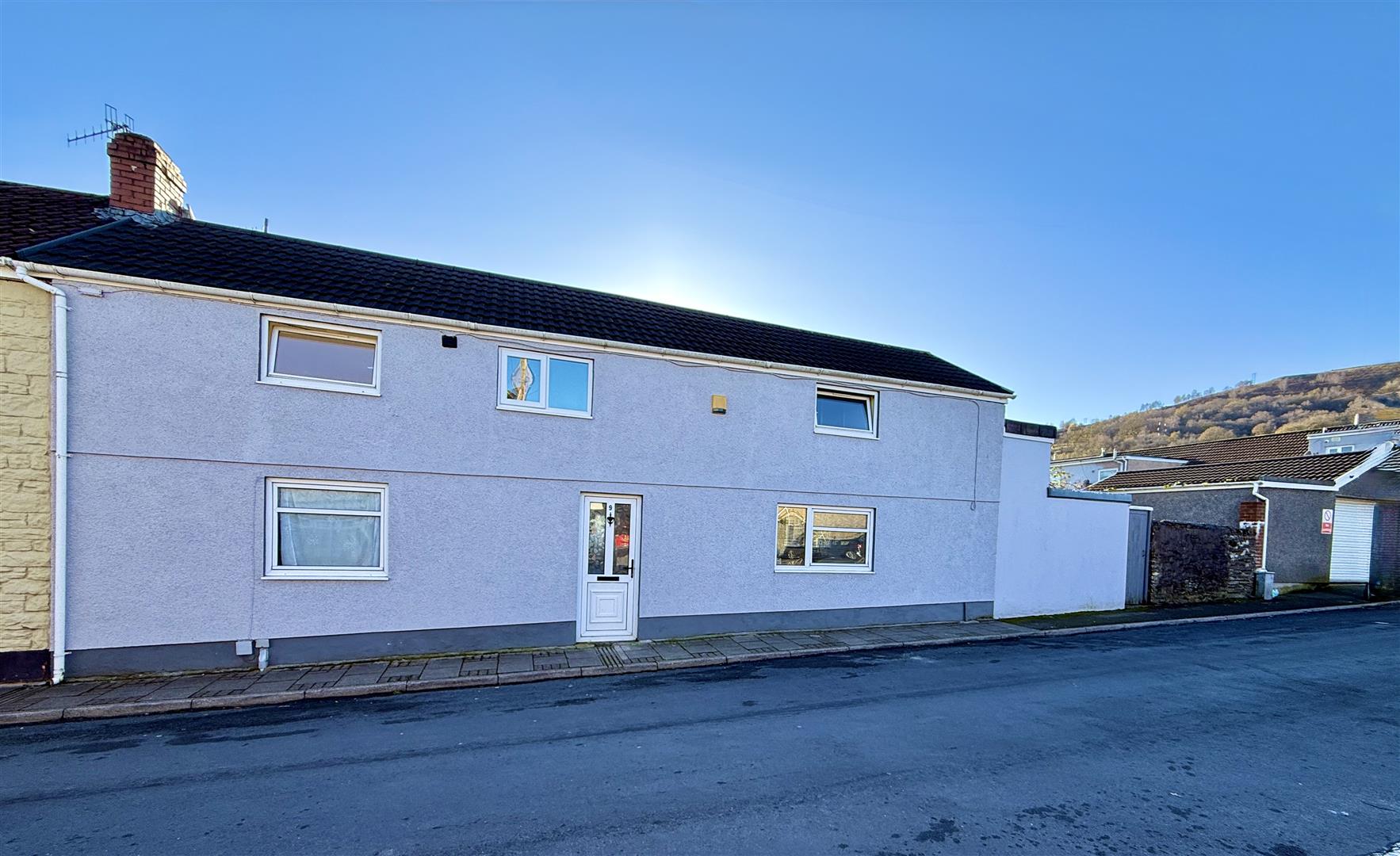 Abergwawr Street, Aberdare - 20251125_105027813_iOS.jpg