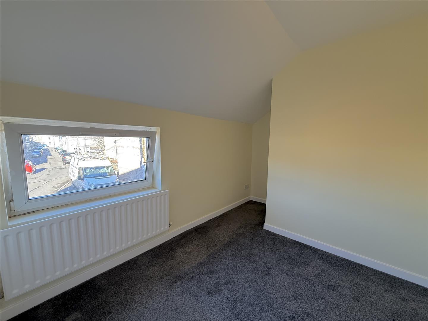 Abergwawr Street, Aberdare - 20251125_110527561_iOS.jpg