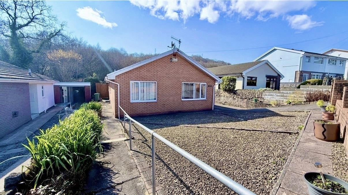 Brynffynon Close, Aberdare - 20260308_162022589_iOS.jpg