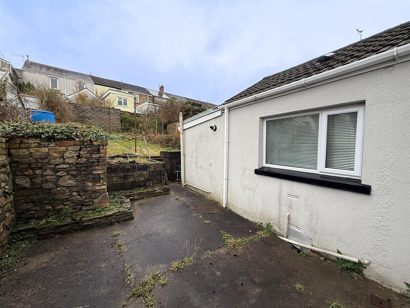 Llewelyn Street, Aberdare - 20260120_094414000_iOS 1.jpg