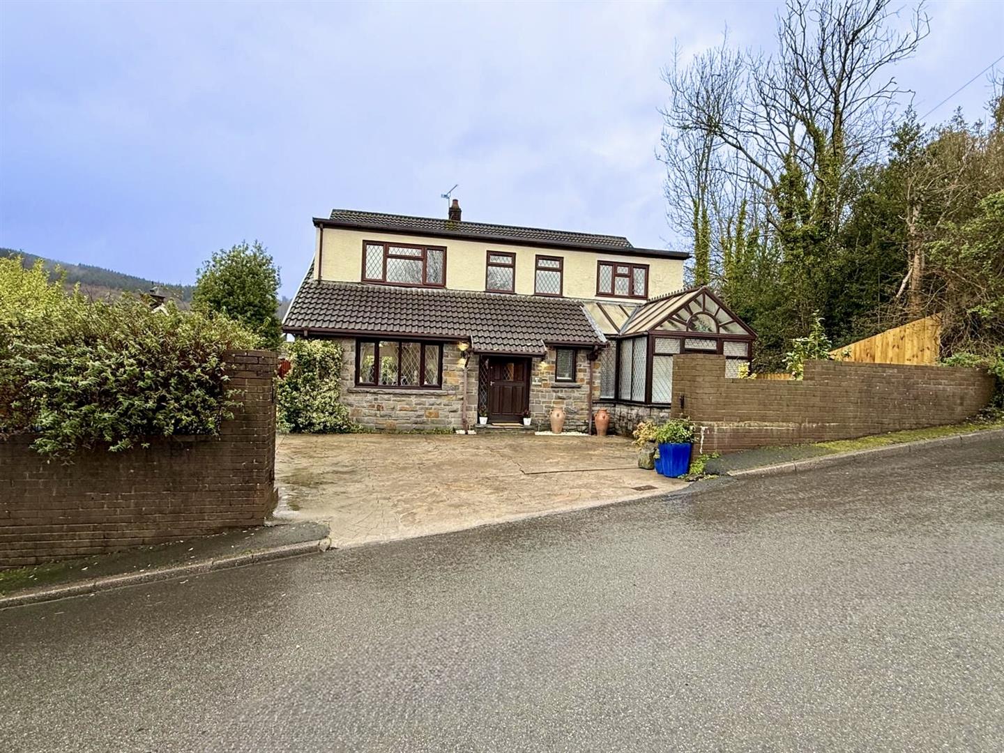 Abercynon, Mountain Ash - 20260122_164941000_iOS 3.jpg