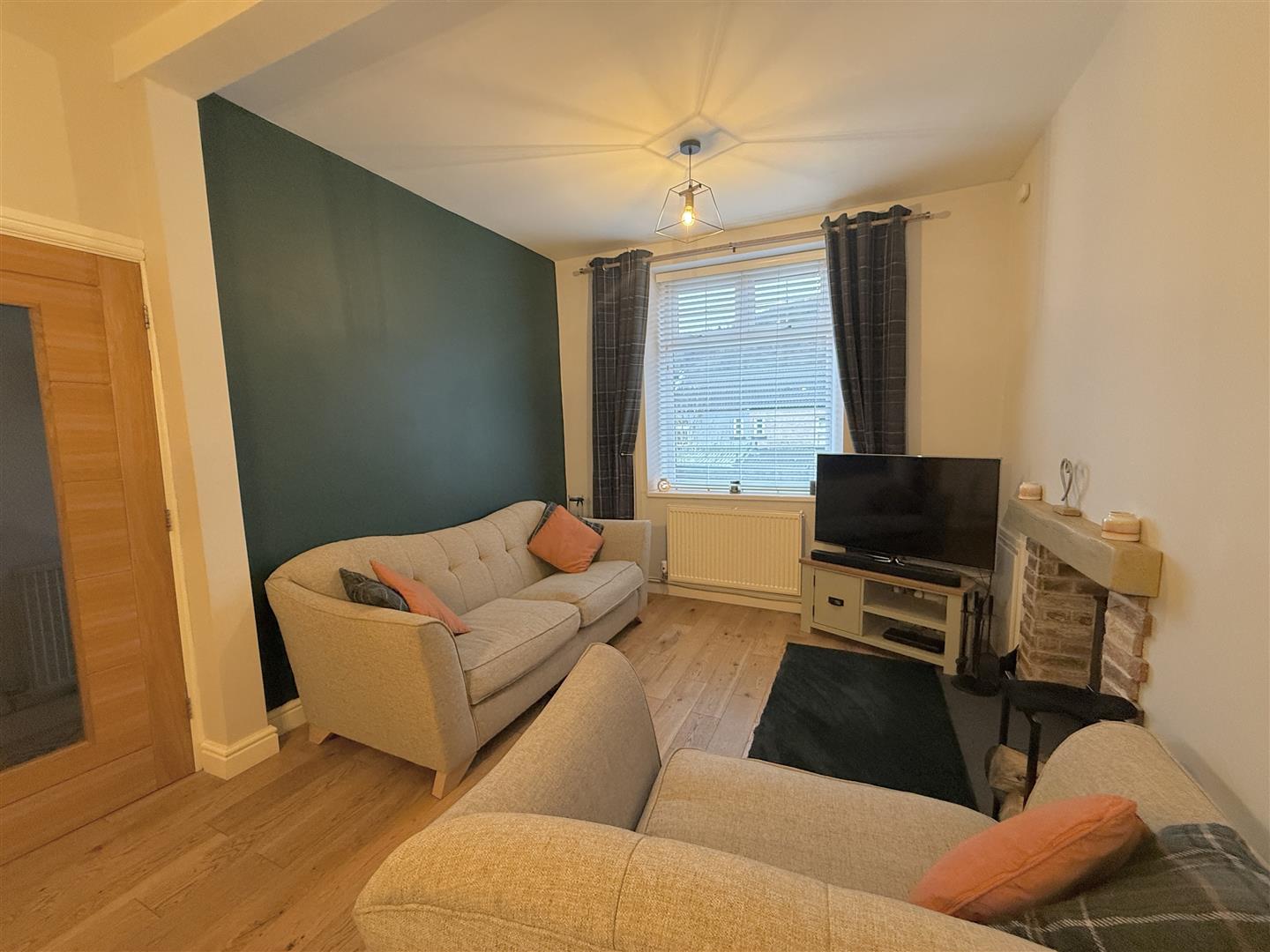 Kingsbury Place, Cwmaman - 20260123_105356284_iOS.jpg