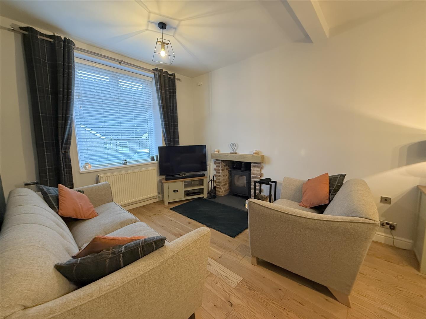 Kingsbury Place, Cwmaman - 20260123_105404977_iOS.jpg