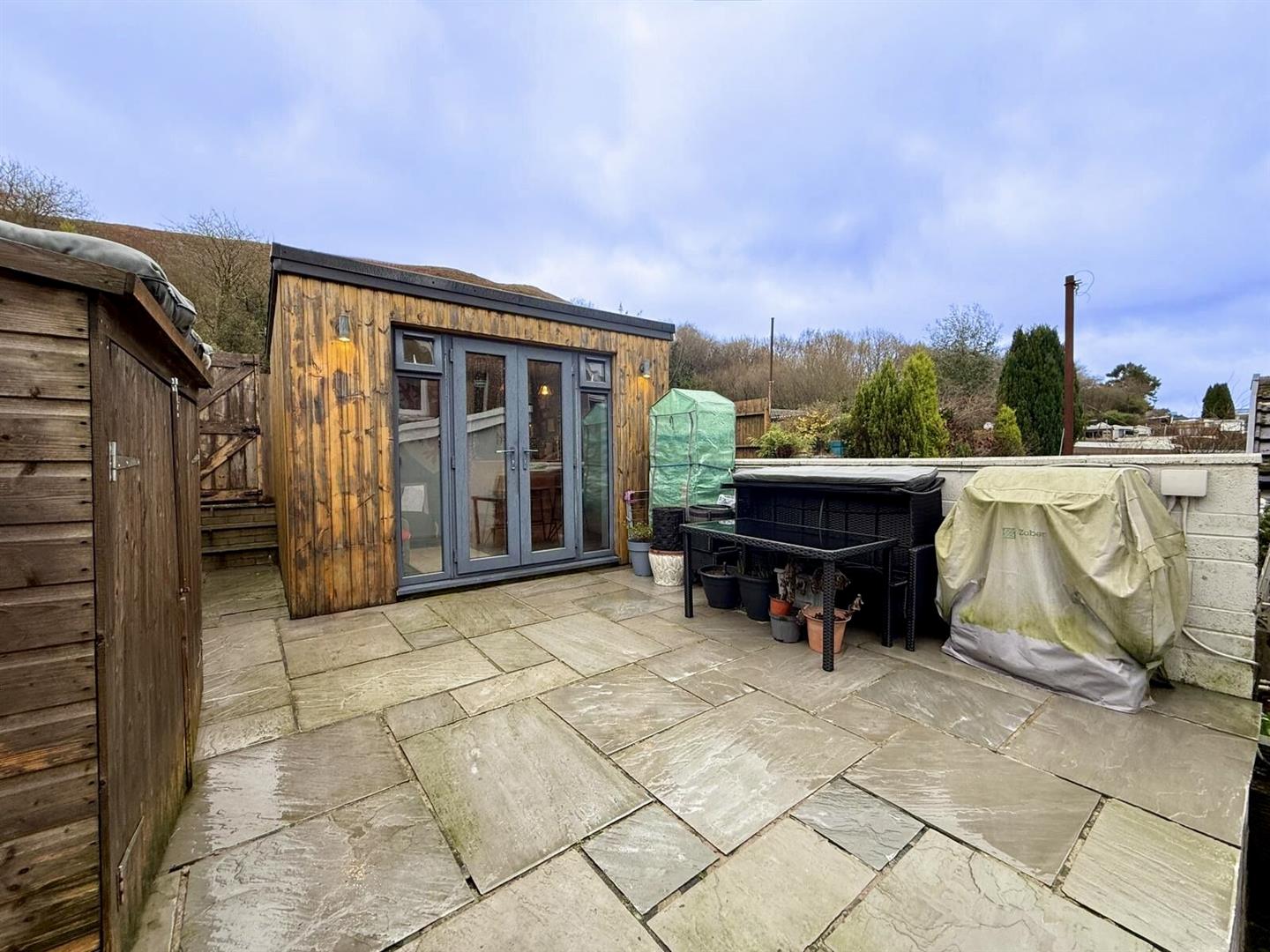 Kingsbury Place, Cwmaman - 20260123_124612000_iOS 2.jpg