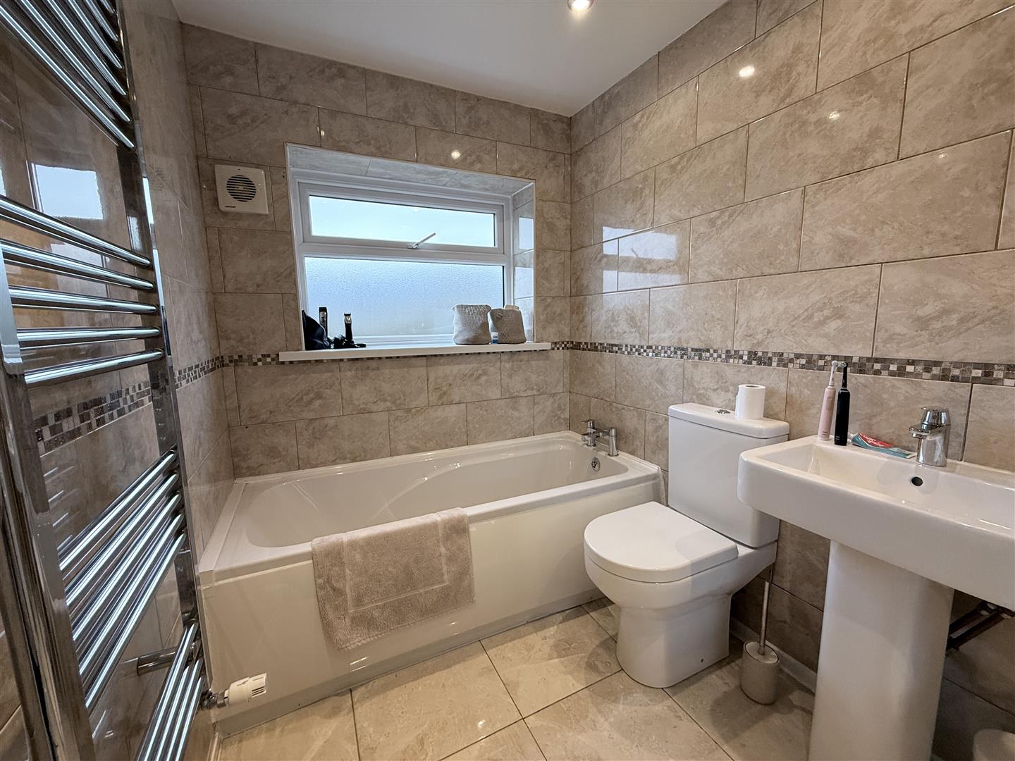 Park View Terrace, Abercwmboi, Aberdare - 20260126_133936546_iOS.jpg