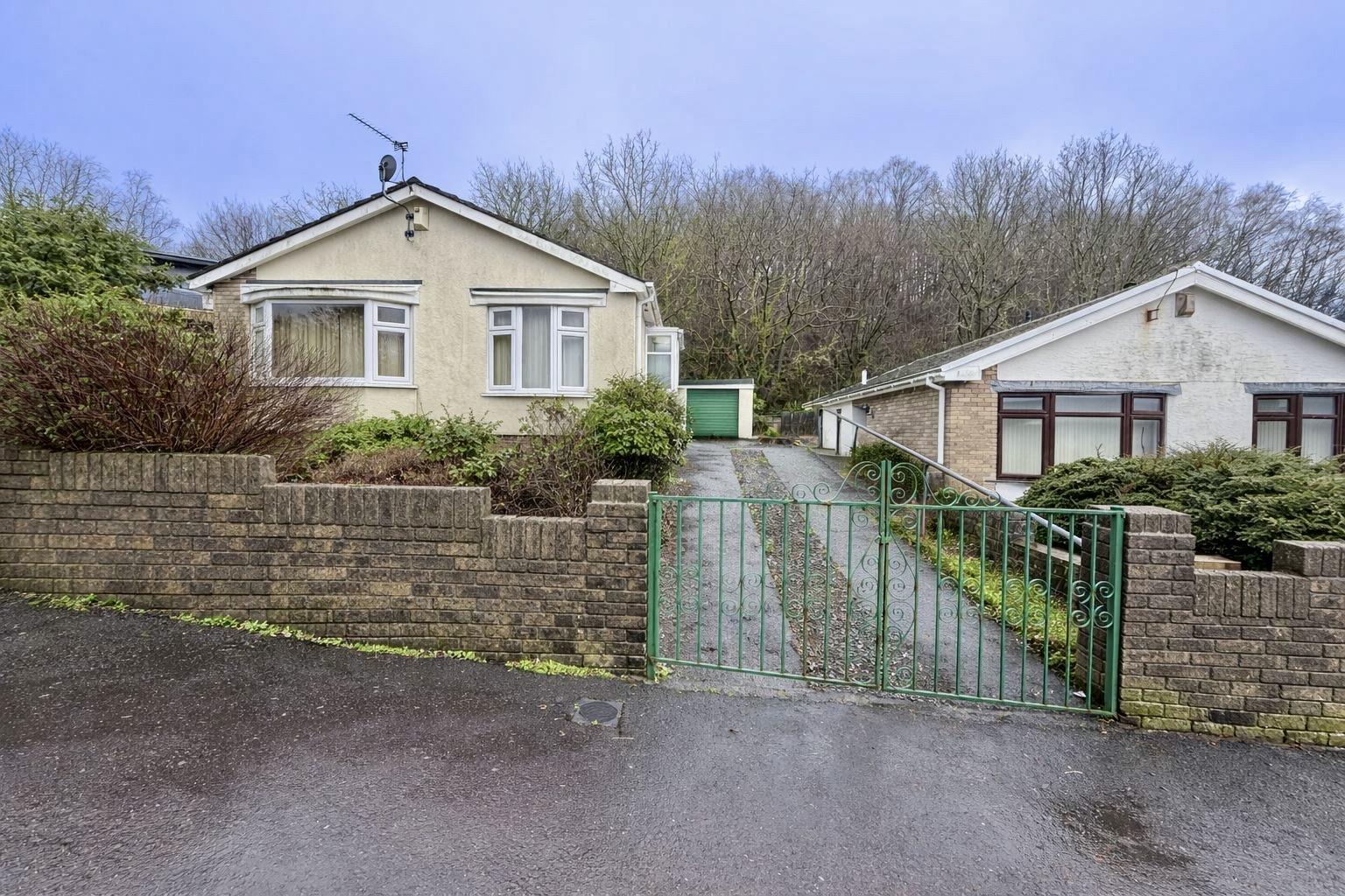 Cenarth Drive, Aberdare - 8138bfbf-4628-4891-93cf-5a1a94c746c9.jpeg