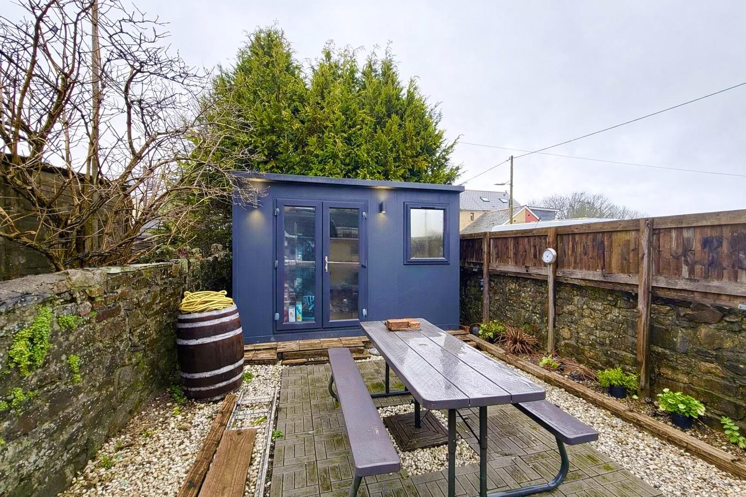 Tudor Avenue, Hirwaun, Aberdare - 20260205_135830000_iOS.jpg
