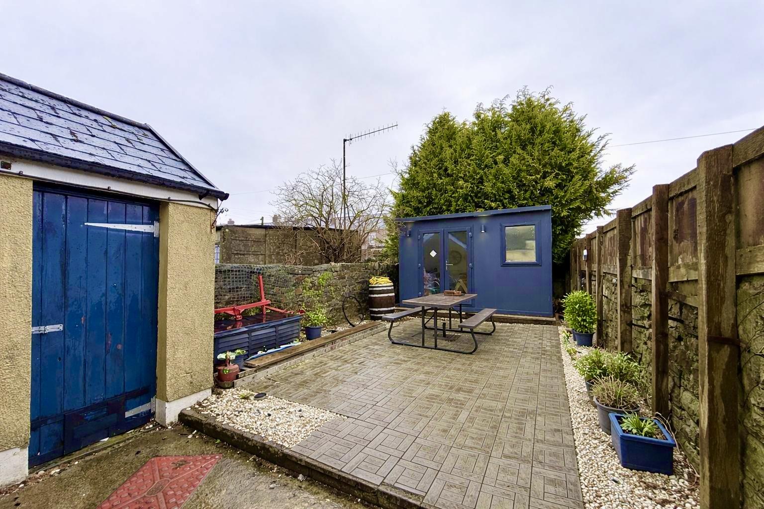 Tudor Avenue, Hirwaun, Aberdare - 20260205_135831000_iOS.jpg