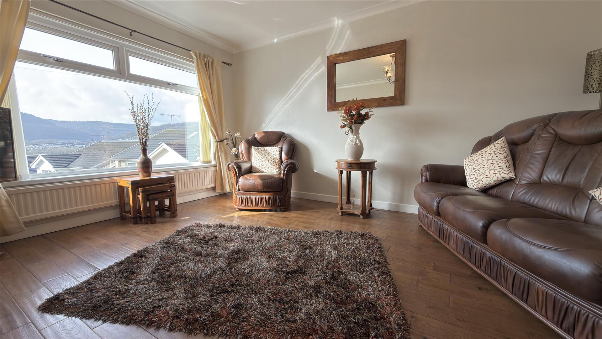 Fairfield Close, Cwmbach - 20260313_100012021_iOS.jpg