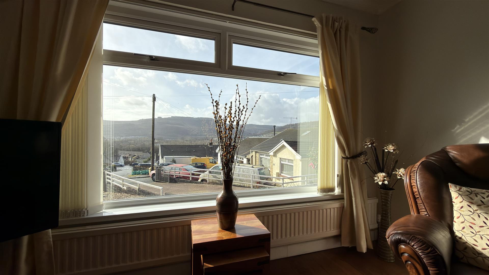 Fairfield Close, Cwmbach - 20260313_100019780_iOS.jpg