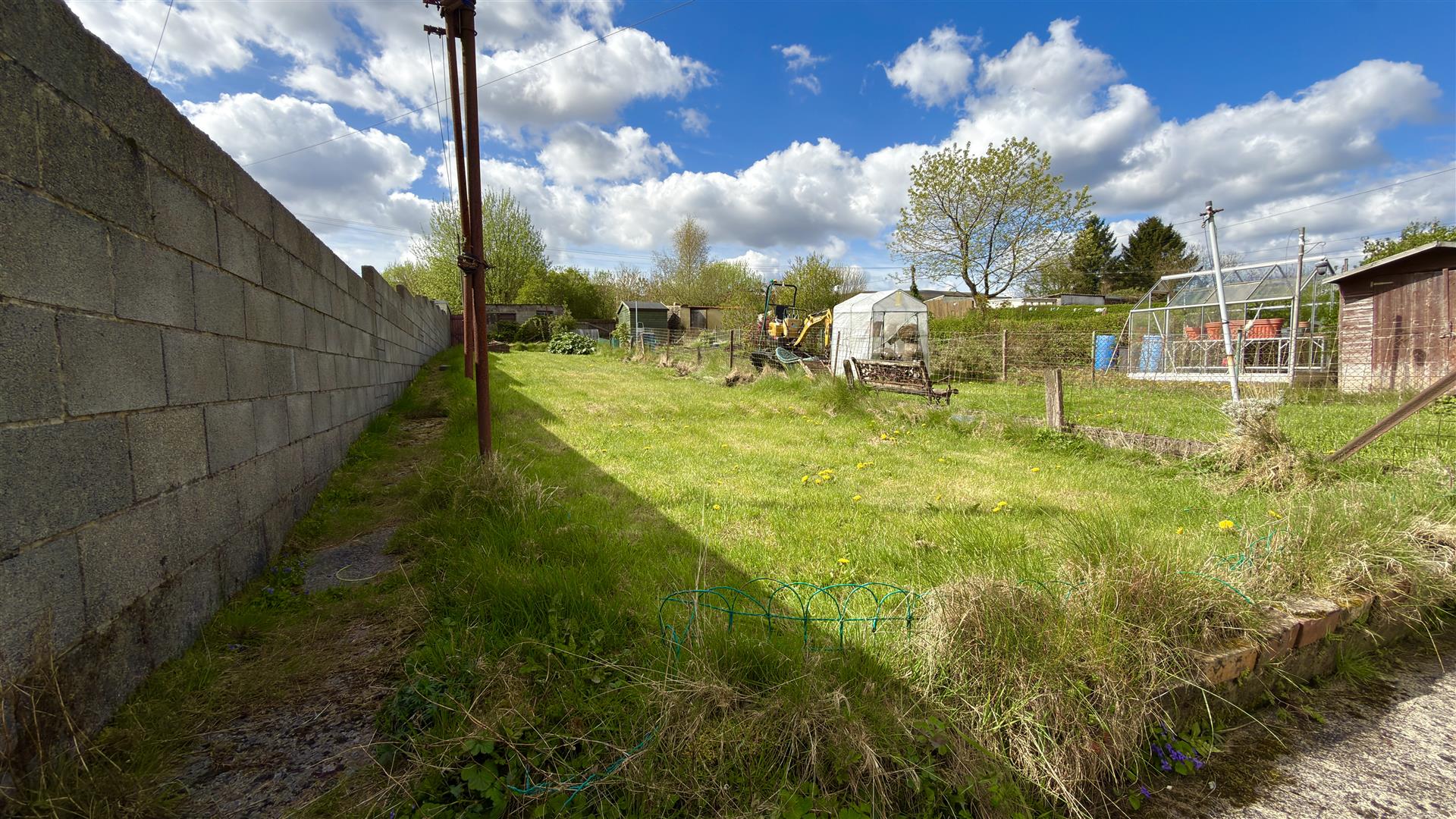 Cynon Terrace, Hirwaun, Aberdare - 20260420_095519904_iOS.jpg