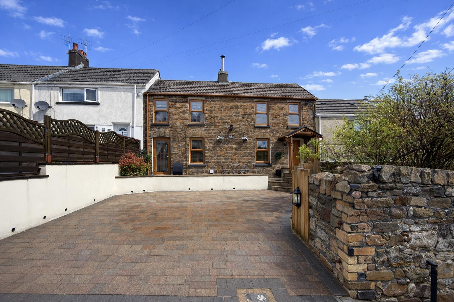 Mill Street, Aberdare - 20260415_152911526_iOS.jpg