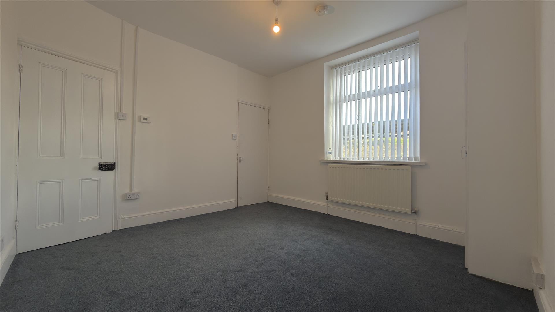 Pentwyn Avenue, Mountain Ash - 20260402_091543150_iOS.jpg