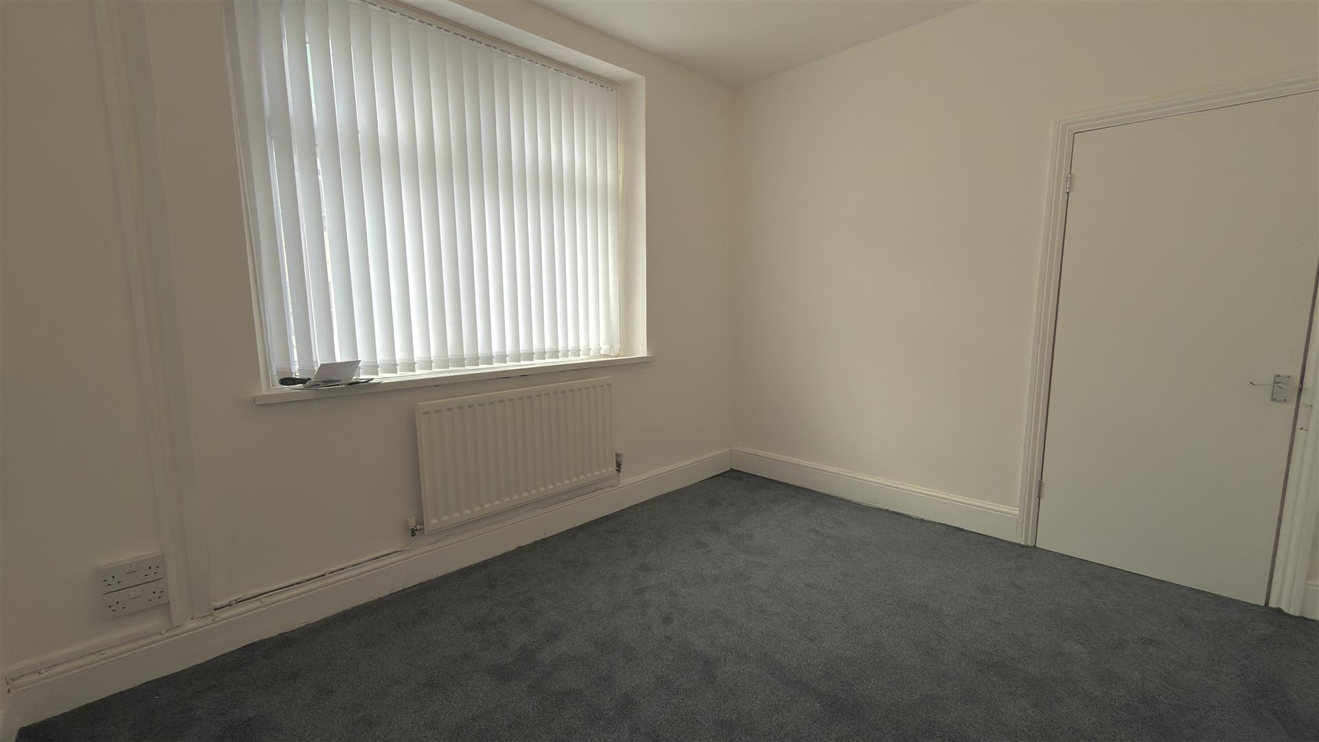 Pentwyn Avenue, Mountain Ash - 20260402_091627193_iOS.jpg