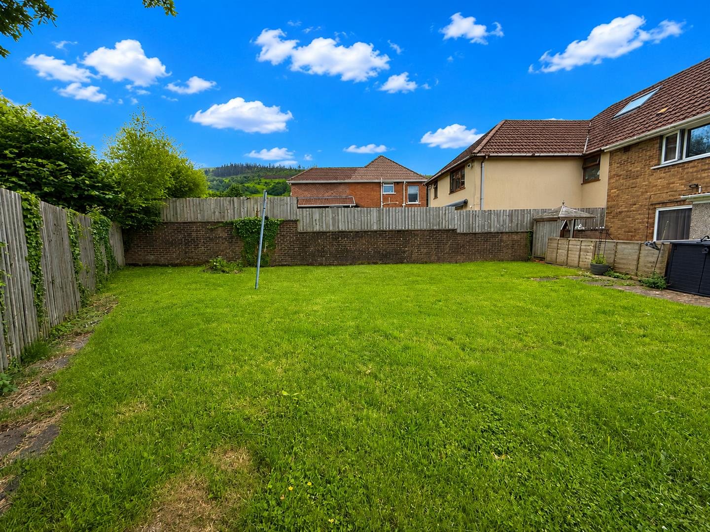 Brynglas, Aberdare - 20260623_073051656_iOS.png