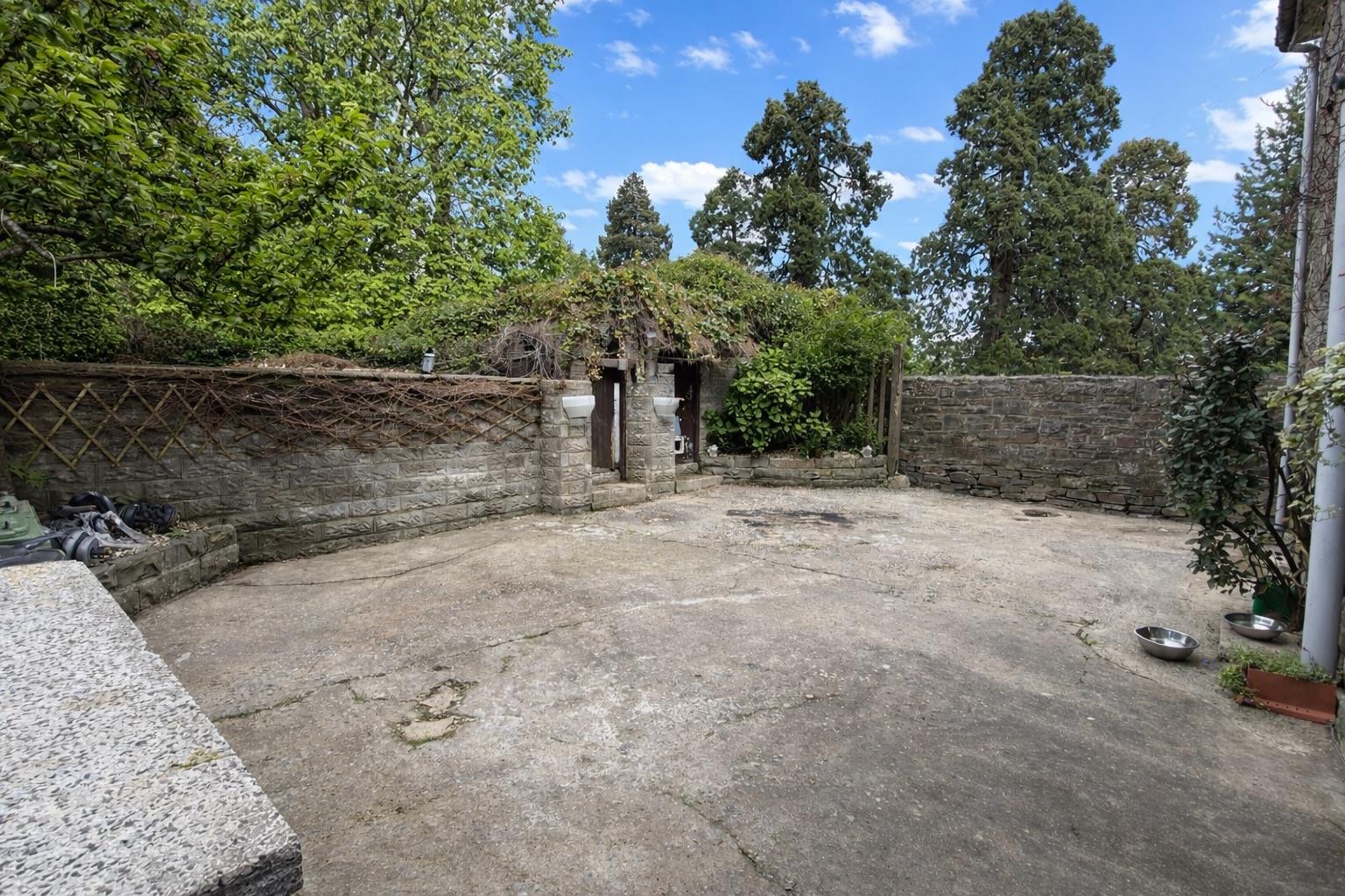 Cemetery Road, Aberdare - 20260420_130544031_iOS.jpg