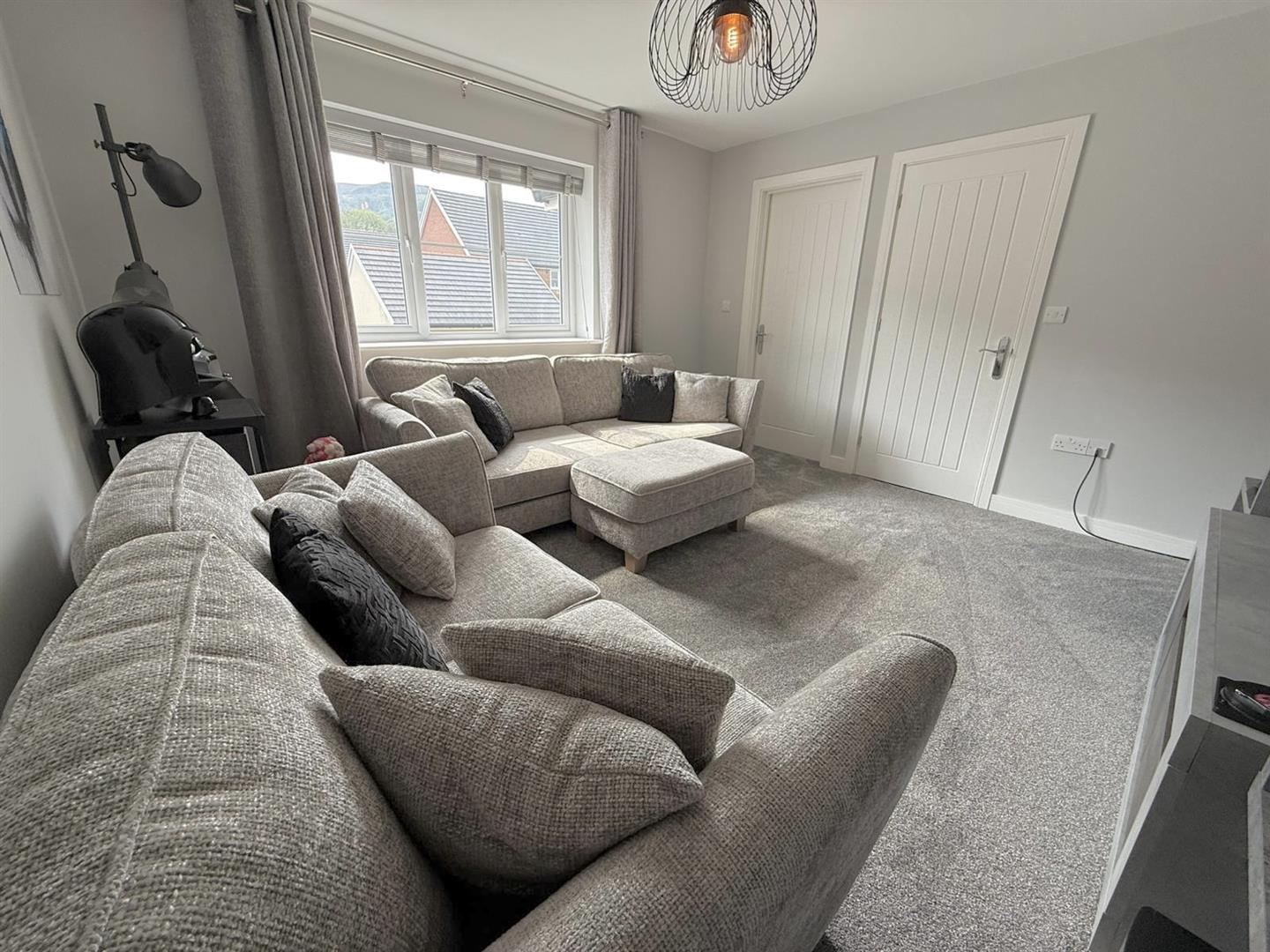 Llys Pen Bryn, Aberdare - Bedroom 3